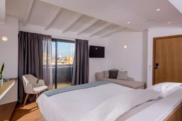 ULTRA LAST MINUTE INSULA CRETA IRAKLION HOTEL 3***ZBOR CHARTER DIN OTOPENI CU TAXE INCLUSE