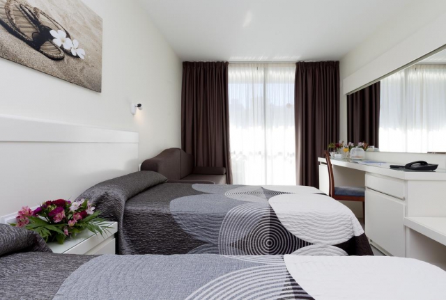 Weekend de toamna in Benidorm la doar 345 euro,avion din Bucuresti!!!Ultimele locuri 