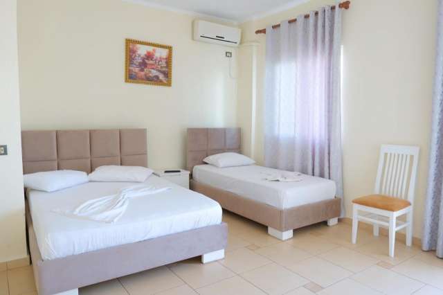  LAST MINUTE sejur ALBANIA doar 349 euro / persoana / mic dejun / transport avion / plecare 17.06.2026