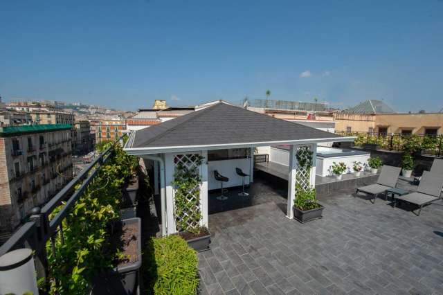 Un weekend de primavara la Napoli de la doar 445 euro/pers! Zbor din Bucuresti 