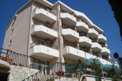  Small Hotel Magnolija