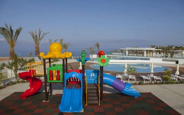 Vacanta la caldura in Paphos Cipru oferta 4 nopti demipensiune 279 euro/persoana !