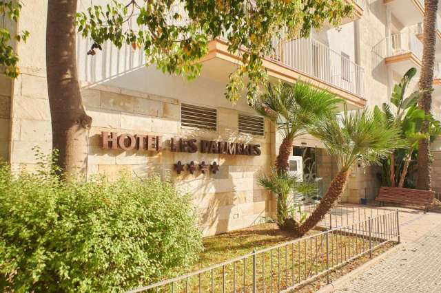 COSTA BRAVA HOTEL    HOTEL  LES PALMERAS 4* MIC DEJUN AVION SI TAXE INCLUSE TARIF 677 EUR