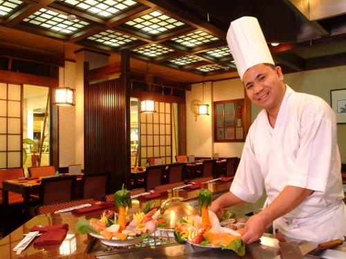 BAHRAIN  679 EURO/PERS PLECARE 31.03 DIN BUCURESTI -Golden Tulip Bahrain