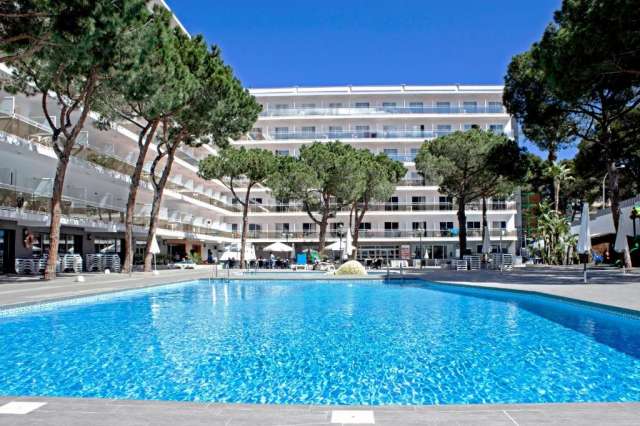 Sejur la plaja in Costa Dorada la doar 490 euro,avion din Iasi!!! Hotel Best Oasis Park 4*