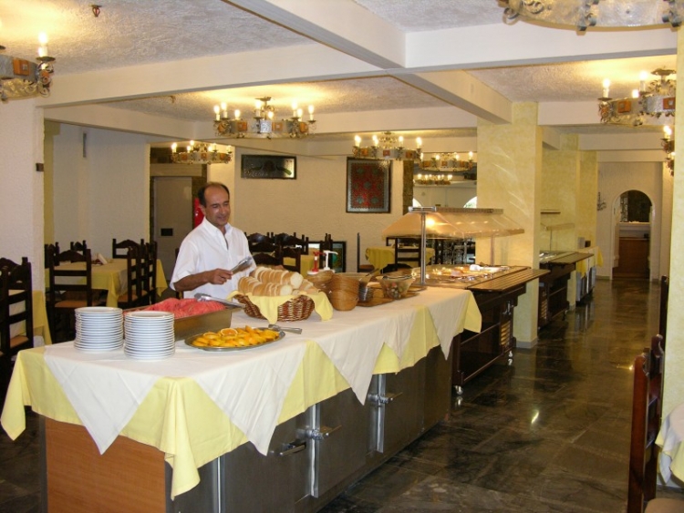 CRETA   Karteros Hotel 3* MIC DEJUN AVION SI TAXE INCLUSE TARIF 485 EUR