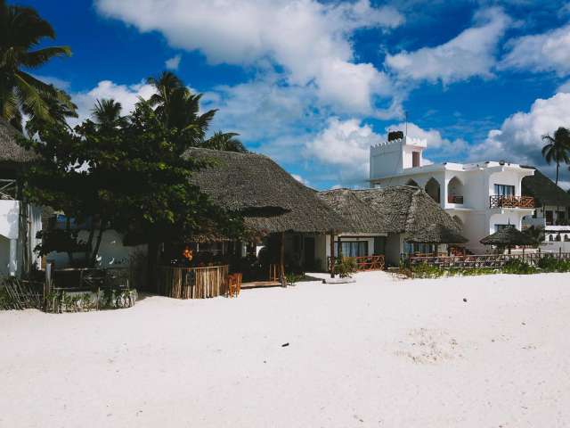 LAST MINUTE ZANZIBAR  Jambiani White Sands Zanzibar  3* BB AVION SI TAXE INCLUSE TARIF 1282 EUR