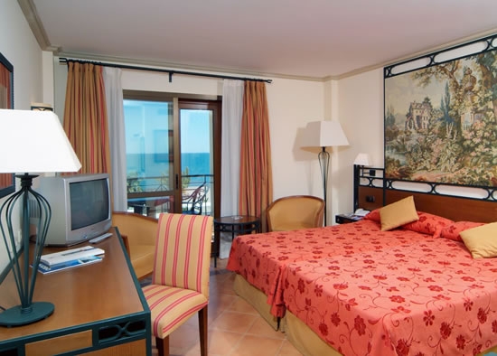 ULTRA LAST MINUTE MALAGA 7 NOPTI CAZARE CU DEMIPENSIUNE 4****SOL TOREMOLINOS ZBOR DIN CLUJ NAPOCA CU TAXE INCLUSE
