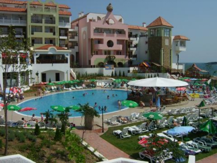  Bella Vista Beach Club