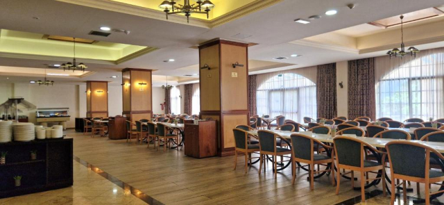 Ultimele 6 locuri!!!Revelion 2026 in Cipru la 618 euro,avion din Bucuresti! Navarria Hotel 3*