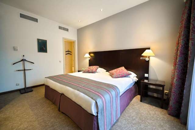 City Break de Valentine''s Day in Erevan (Armenia) / Hotel Europe 4* - plecare din Budapesta in 13.02