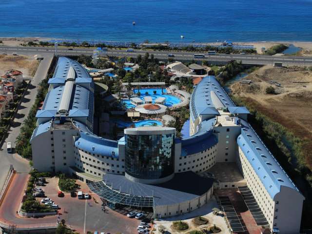 OFERTA EARLY BOOKING CAZARE TURCIA CRYSTAL ADMIRAL AQUA COLLECTION HOTEL 5*, 7 NOPTI, ULTRA ALL INCLUSIVE DE LA 690 EURO/PERSOANA