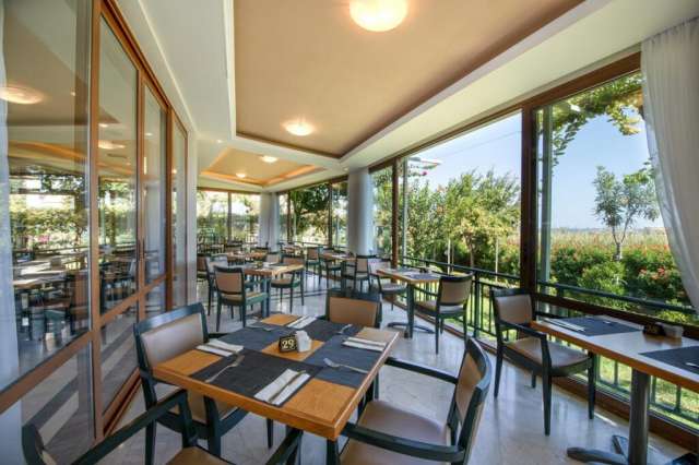 CRETA Deals -  Hydramis Palace Beach Resort 5*****, Mic Dejun, Zbor charter din Sibiu !!!