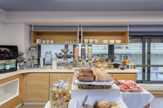 ULTRA LAST MINUTE INSULA CRETA IRAKLION HOTEL 3***ZBOR CHARTER DIN OTOPENI CU TAXE INCLUSE