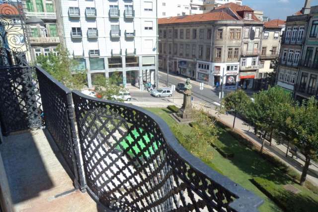 Last minute: Oferta City Break in Porto, Portugalia, sejur 4 nopti, cu plecare din București (AA)
