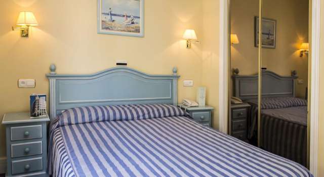 DEAL COSTA DEL SOL VILA DE LAREDO HOTEL 3*  MIC DEJUN PRET 786 EURO PLECARE IN 17.10.2026