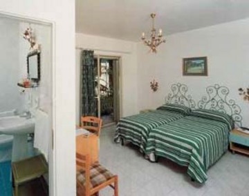  SUPER DEAL SICILIA HOTEL LA RIVA 3* GIARDINI NAXOS PLECARE IN 01 IULIE MIC DEJUN PRET 445 EURO