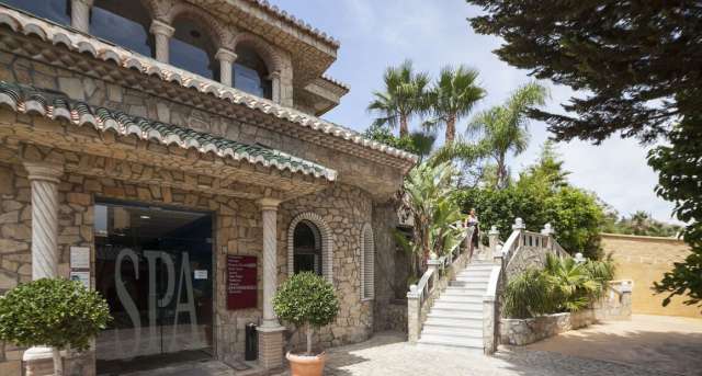 COSTA DEL SOL Deals - Best Alcazar hotel 4**** Demipensiune , charter din Bucuresti !