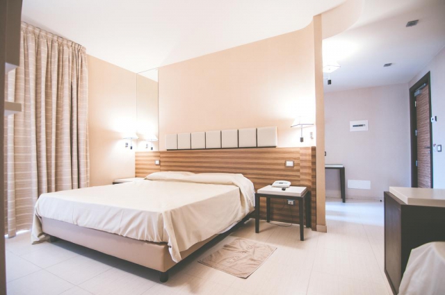OFERTA EARLY BOOKING CALABRIA SPANIA CU PRET INCEPAND DE LA 385 EURO/PERSOANA