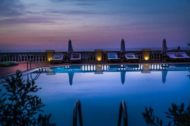 Sejur de 7 nopti la plaja in Creta la doar 608 euro,avion din Bucuresti!!!Notos Heights Hotel &amp; Suites 4*