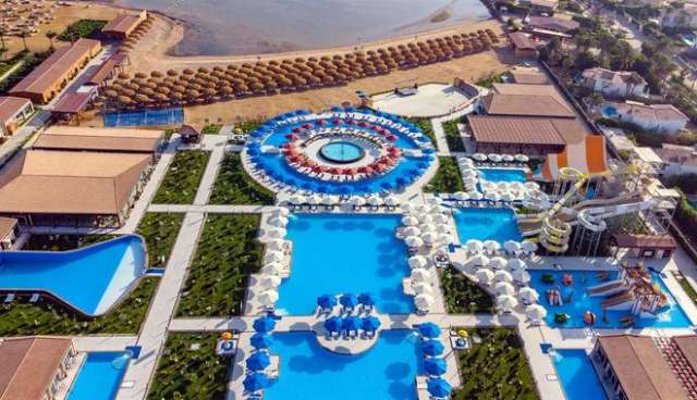 Sejur in Hurghada: 625 euro cazare 7 nopti cu Ultra All inclusive+ transport avion+ toate taxele 