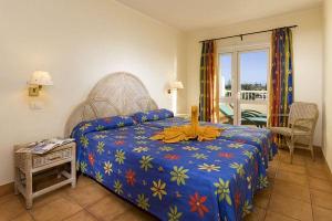 ULTRA LAST MINUTE INSULELE CANARE 4****DEMIPENSIUNE SOL BARBACAN ZBOR DIRECT DIN OTOPENI CU TAXE INCLUSE