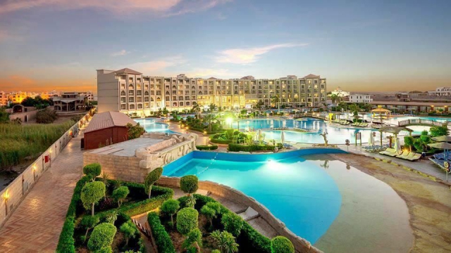 HURGHADA HOTEL  CAESAR PALACE AND AQUA PARK 5* AI AVION SI TAXE INCLUSE TARIF 478 EURO