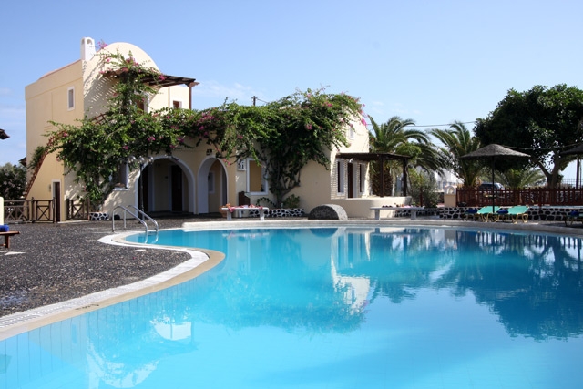 SANTORINI Deals - SMARAGDI HOTEL SANTORINI (PERIVOLOS) 3*, charter din Bucuresti !