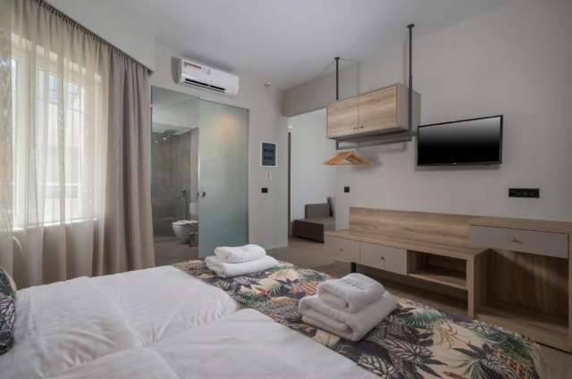  Vacanta de vara la plaja in Creta la doar 719 euro,avion din Bucuresti!!!MARE BLUE &amp; SUITES (ADULTS ONLY 16 +)