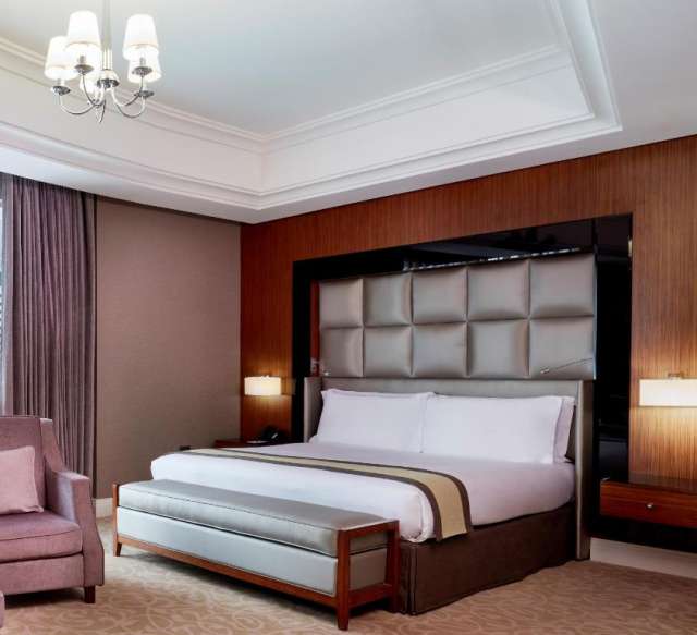 LAST MINUTE QATAR  HOTEL   Crowne Plaza Doha West Bay  5* BB AVION SI TAXE INCLUSE TARIF 837 EURO