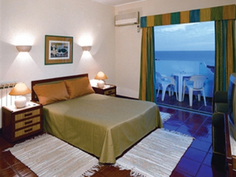 ULTRA LAST MINUTE PORTUGALIA 4****DEMIPENSIUNE VILA ATLANTICO ZBOR DIN OTOPENI/ CU TAXE INCLUSE