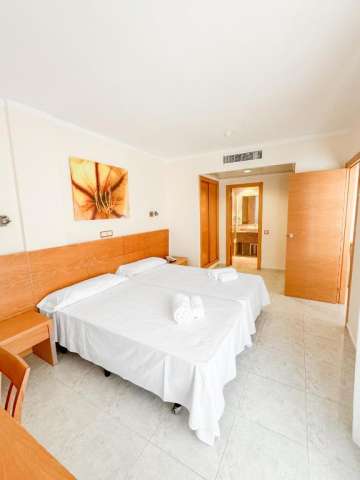 LAST MINUTE!!  SEJUR IBIZA, CU ZBOR DIN BUCURESTI