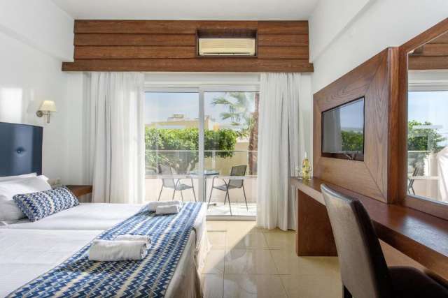 Sejur in Creta: 690 euro cazare 7 nopti cu All inclusive+ transport avion+ toate taxele