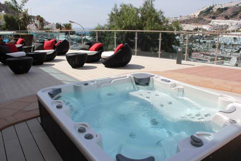 Vacanta de vara la plaja in Gran Canaria la doar 890 euro,avion din Bucuresti!!!	Servatur Casablanca Suites 4*
