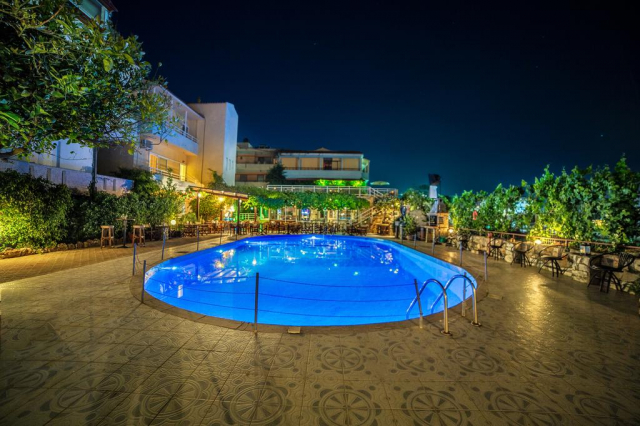 444 EURO - Last Minute Grecia - Insula Creta Hotel Roxani