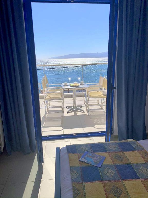 13.07 avion Bucuresti, Grecia Heraklion, Kassavetis Center - Hotel Studios and Apartments 469 EURO, 7 nopti, Fara masa