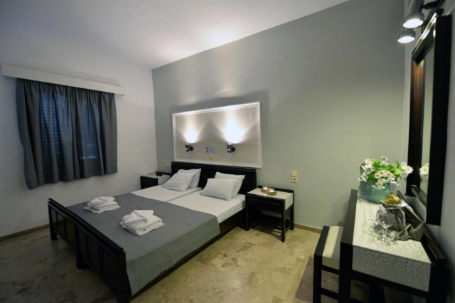 13.07 avion Bucuresti, Grecia Kokkini Hani, Anna Apartments 429 EURO, 7 nopti, Fara masa