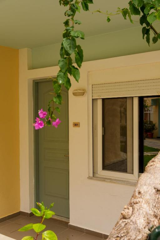13.07 avion Bucuresti, Grecia Rethymnon, Dedalos Beach 559 EURO, 7 nopti, Demipensiune inclusa