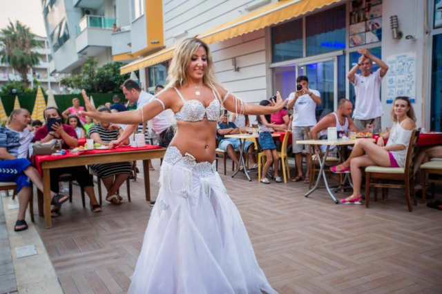 13.07 avion Bucuresti, Turcia Alanya, Kleopatra Arsi Hotel 489 EURO, 7 nopti, All inclusive