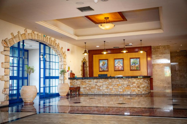 15.07 avion Bucuresti, Cipru Limassol, Navarria Hotel 549 EURO, 7 nopti, Mic dejun inclus
