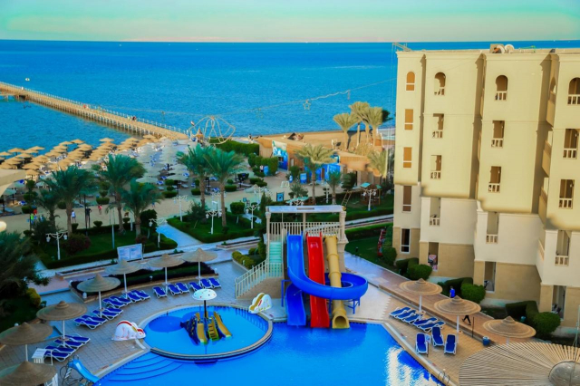 13.07 avion Bucuresti, Egipt Hurghada City, AMC Royal Hotel & Spa 499 EURO, 7 nopti, All inclusive
