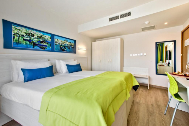 01.08 avion Bucuresti, Malta St. Paul's Bay, Hotel Santana 689 EURO, 7 nopti, Mic dejun inclus