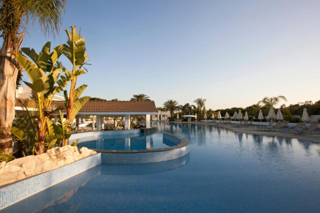 22.07 avion Craiova, Cipru Ayia Napa, Christofinia Hotel 569 EURO, 7 nopti, Mic dejun inclus