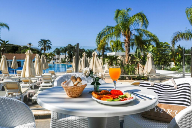 22.07 avion Craiova, Cipru Ayia Napa, Christofinia Hotel 569 EURO, 7 nopti, Mic dejun inclus