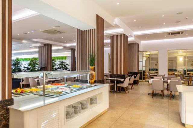 22.07 avion Craiova, Cipru Ayia Napa, Christofinia Hotel 569 EURO, 7 nopti, Mic dejun inclus