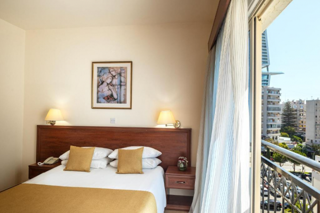 22.07 avion Craiova, Cipru Limassol, Kapetanios Limassol Hotel 489 EURO, 7 nopti, Mic dejun inclus