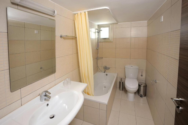 22.07 avion Craiova, Cipru Ayia Napa, Petrosana Hotel Apartments 489 EURO, 7 nopti, Fara masa