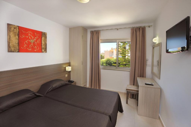 22.07 avion Craiova, Cipru Ayia Napa, Petrosana Hotel Apartments 489 EURO, 7 nopti, Fara masa