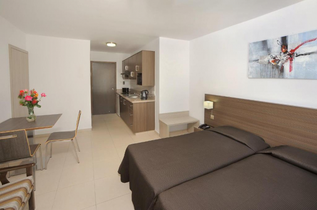 22.07 avion Craiova, Cipru Ayia Napa, Petrosana Hotel Apartments 489 EURO, 7 nopti, Fara masa