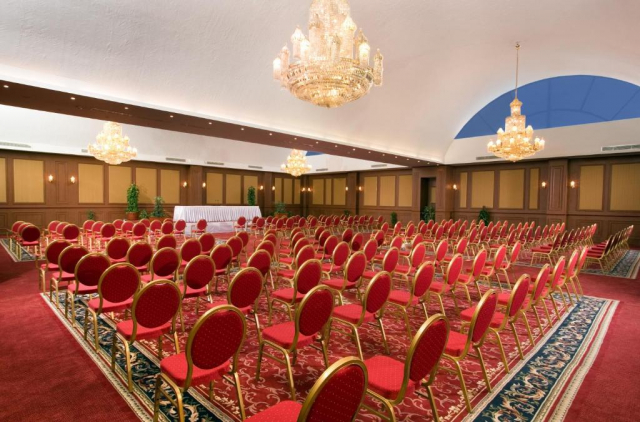 04.07 avion Bucuresti, Egipt Hurghada City, Titanic Beach 599 EURO, 7 nopti, Ultra all inclusive